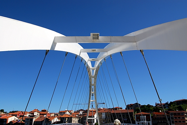 Puente sobre el r&iacute;o Butr&oacute;n en Plencia (Vizcaya)