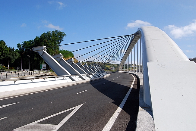 Puente sobre el r&iacute;o Galindo entre Baracaldo y Sestao (Vizcaya)